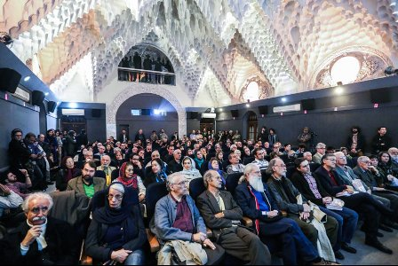 استقبال از حامی کثیف ترین نمایش در تهران