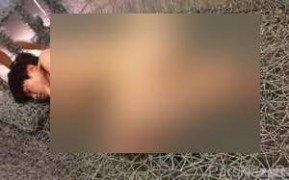 بدن نمایی و خودآزاری زننده خانم هنرمند در نمایشگاه چین + عکس