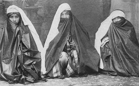 حجاب زنان در دوران قاجار/عکس