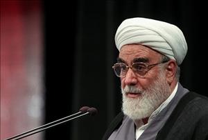 تریبون داران باید اهداف آمریکایی ها را به مردم بازگو کنند/ سلام گرم حضرت آقا به آذربایجانی ها