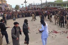 عکس / سنگسار ۵ زن عراقی توسط داعش