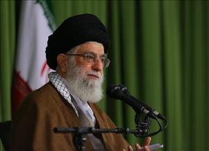 هدف اصلی دشمن استحاله جمهوری اسلامی و تغییر باورهای مردم است