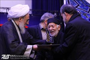 مداحان به خاطر به گریه انداختن مردم مطالب ذلت آور ذکر نکنند/شیعیان جواب وهابیون را بدهند