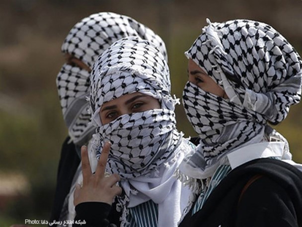 گزارش تصویری/ زنان فلسطینی در خط مقدم انتفاضه