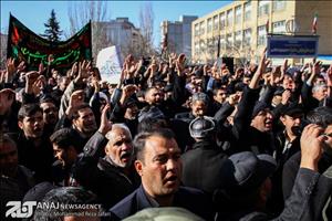 طنین فریاد “ای حسین قربانلاری” بیزدن سلام اولسون سیزه/ نصب چفیه حسینی بر درب کنسولگری/ وزارت خارجه ایران مانع سرکوب شیعیان نارداران شود طنین فریاد “ای حسین قربانلاری” بیزدن سلام اولسون سیزه/ نصب چفیه حسینی بر درب کنسولگری/ وزارت خارجه ایران مانع سرکوب شیعیان نارداران شود