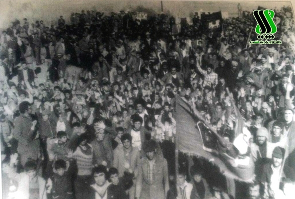 حضور گسترده مردم هشترود در راهپیمائی در دوران انقلاب +عکس قدیمی