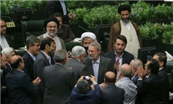 جلوس لاریجانی بر کرسی ریاست با ۱۷۳رأی/سهم عارف؛ ۱۰۳رأی/۹ فراکسیون ولایتی و ۳ فراکسیون امیدی راهی هیات رئیسه شدند