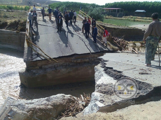 عکس: وضعیت پل روستای ینگجه در هشترود بعد از جاری شدن سیل