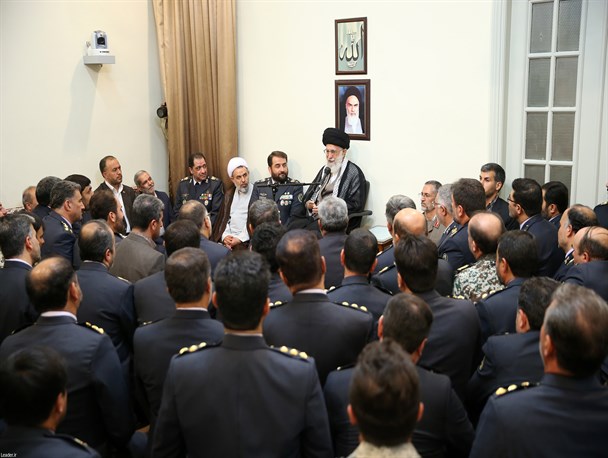 دشمن باید بفهمد که اگر تهاجم کند، ضربه محکمی خواهد خورد/ تاکید بر بکارگیری ابزار پیشرفته در پدافند هوایی دشمن باید بفهمد که اگر تهاجم کند، ضربه محکمی خواهد خورد/ تاکید بر بکارگیری ابزار پیشرفته در پدافند هوایی
