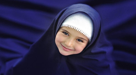 چه زمانی دخترم را با حجاب آشنا کنم؟