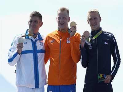 طلای شنای ۱۰ کیلومتر مردان المپیک به ورزشکار هلندی رسید