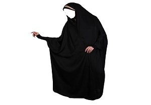 زنان ایرانی چادر مشکی چینی بر سر می کنند