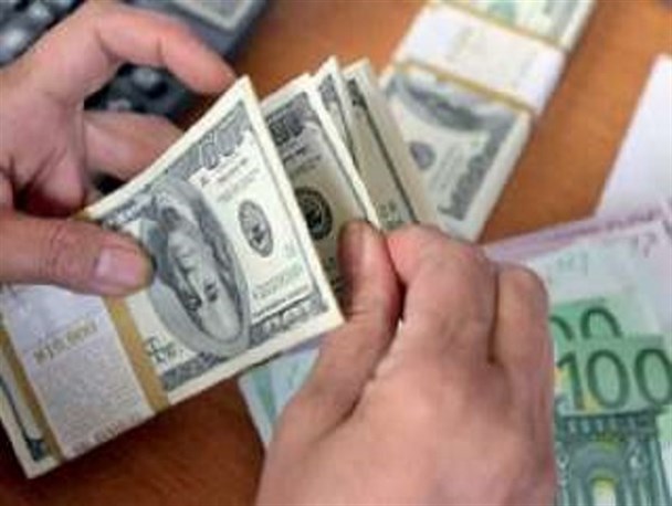 نوبخت: افزایش و رسیدن به قیمت بازار آزاد ارز مدنظر دولت نیست/ سود ۱۰میلیونی صرافها در قمار بازی دلار