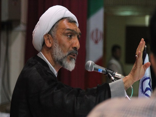 ارائه تسهیلات بدون پشتوانه عامل وقوع معوقات ۱۰۰ هزار میلیاردی/مشکل بزرگ امروز کشور فساد اداری و مالی است