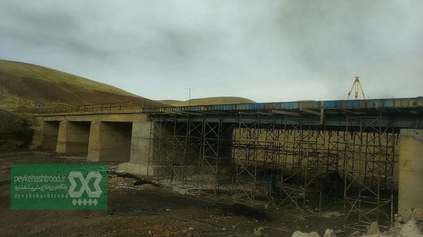 اجرای عملیات تعمیر و بازسازی پل تخریبی راه روستای مغامیر هشترود