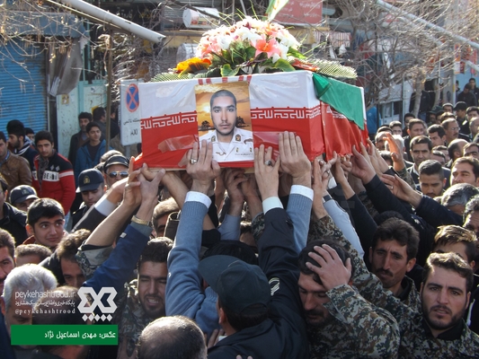 فیلم/ وداع باشکوه مردم هشترود با سرباز شهید مجتبی یعقوبی