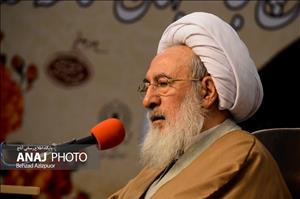 مراسم چهارشنبه‌سوری با سبک زندگی اسلامی هم‌خوانی ندارد/ خرید خودروهای گران‌قیمت از نظر شرعی و عقلی درست نیست/ به مسئولین تذکر داده‌ام اما گوش نداده‌اند