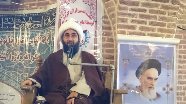 حضرت فاطمه (س) حلقه وصل امت با نبوت و امامت/ مصداق کامل ولایت مداری حضرت زهرا (س) است