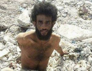 بیرون‌کشیدن داعشی‌ها از لوله فاضلاب!