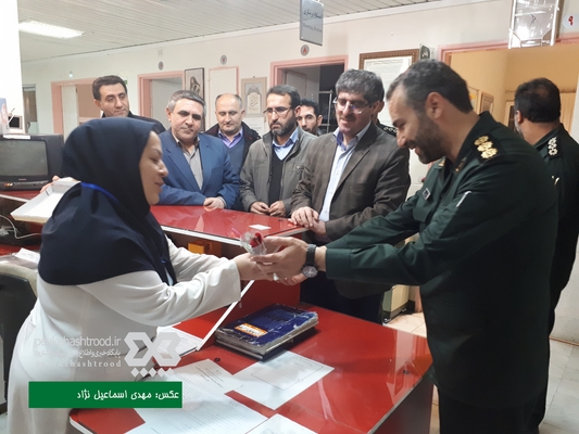 گزارش تصویری/ تجلیل فرمانده سپاه هشترود از خدمات پرستاران بیمارستان امام حسین (ع)