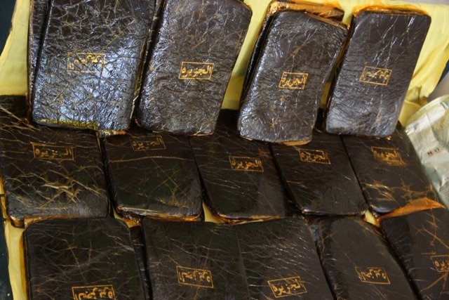 دستگیری قاچاقچی موادمخدر در بدو ورود به هشترود با ۲۵ کیلوگرم حشیش دستگیری قاچاقچی موادمخدر در بدو ورود به هشترود با ۲۵ کیلوگرم حشیش