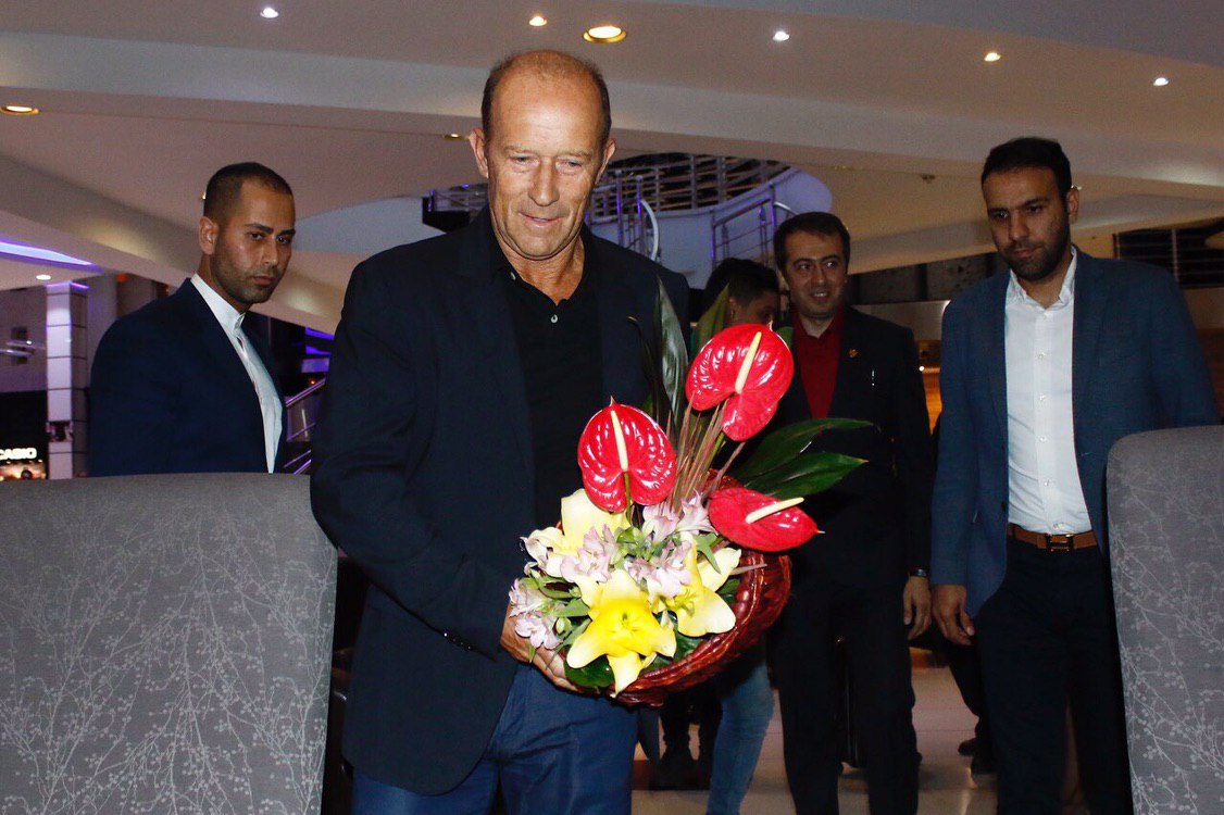 سرمربی پرسپولیس بدون دستیاران خود وارد تهران شد