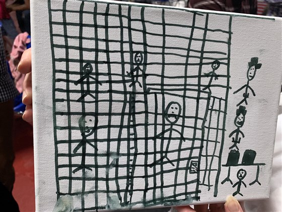 دنیای سیاه زندان‌های مرزی آمریکا در بوم نقاشی کودک مهاجر