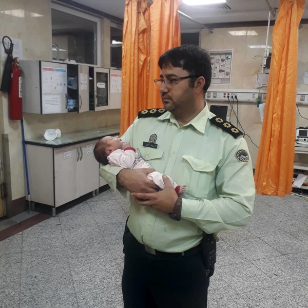 رهاشدن نوزاد دختر ۸ روزه در پارک زائر