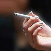 سیگار سن باروری زنان را ۱۰ سال کاهش می‌دهد