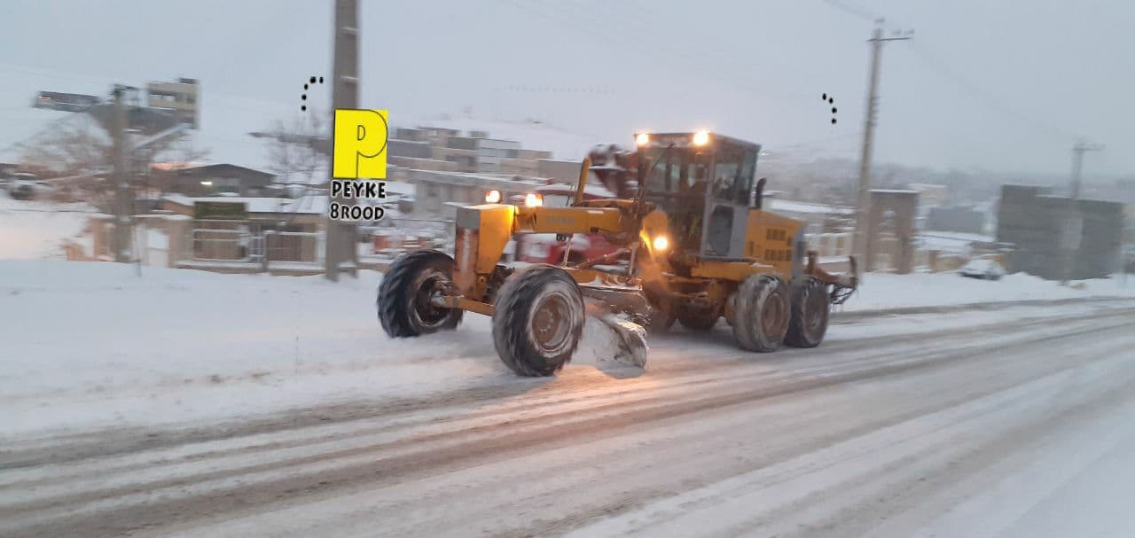 گزارش تصویری/ برف روبی معابر عمومی سطح شهر هشترود توسط شهرداری