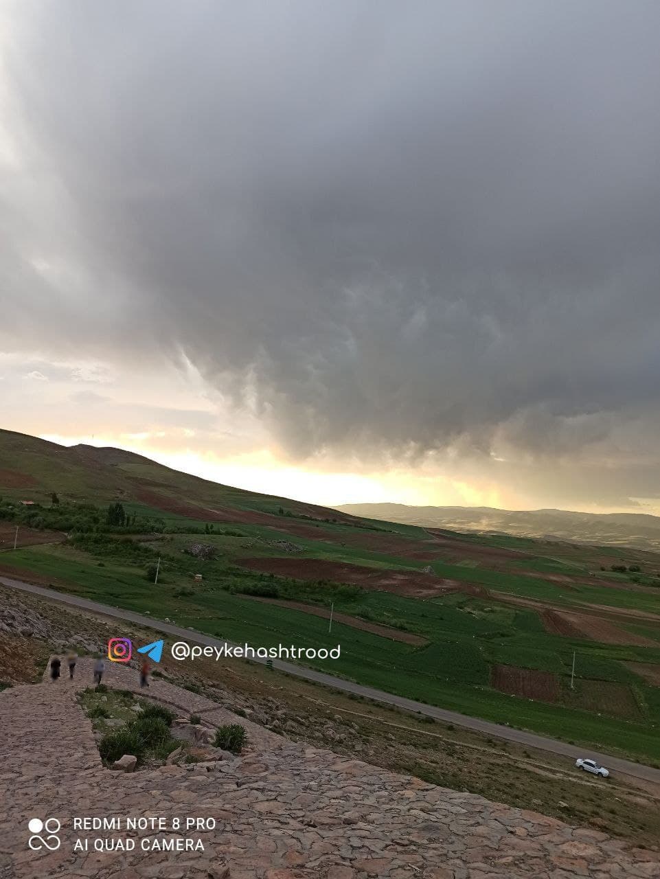 شهروند خبرنگار/ نماهایی زیبا از طبیعت سبز روستای آغبلاغ از بالای غار آغبلاغ