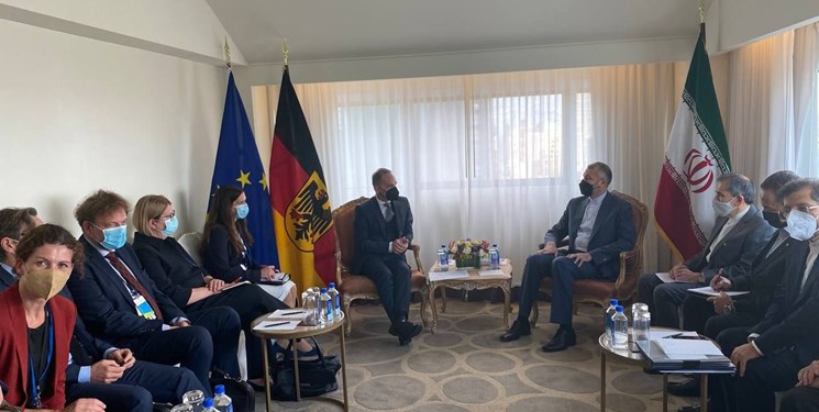 امیرعبداللهیان در گفت‌وگوی تلفنی ماس: لغو کامل تحریم‌ها یک ضرورت است/ آمریکا مقصر اصلی وضع موجود