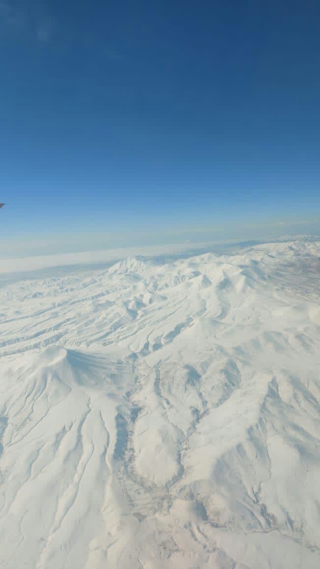 عکس خبری/ تصویر هوایی بسیار زیبا از کوهستان و دامنه های سفید پوش سهند