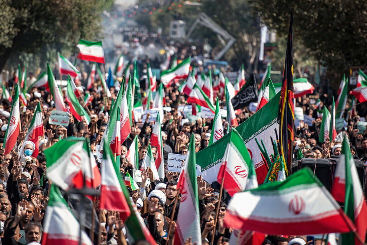 یک ایران علیه یک آشوب/ دست از این انقلاب برنمی داریم